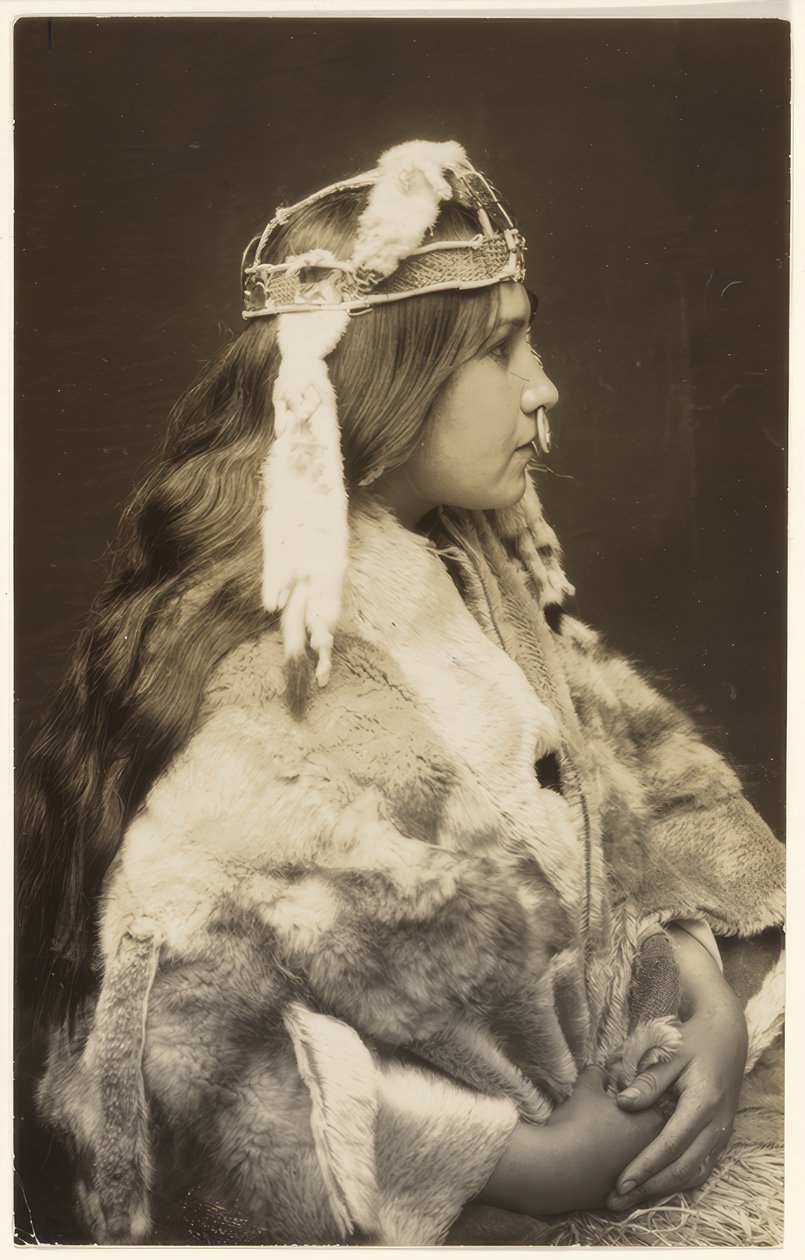 Naida, pyšná princezna od Edward S. Curtis