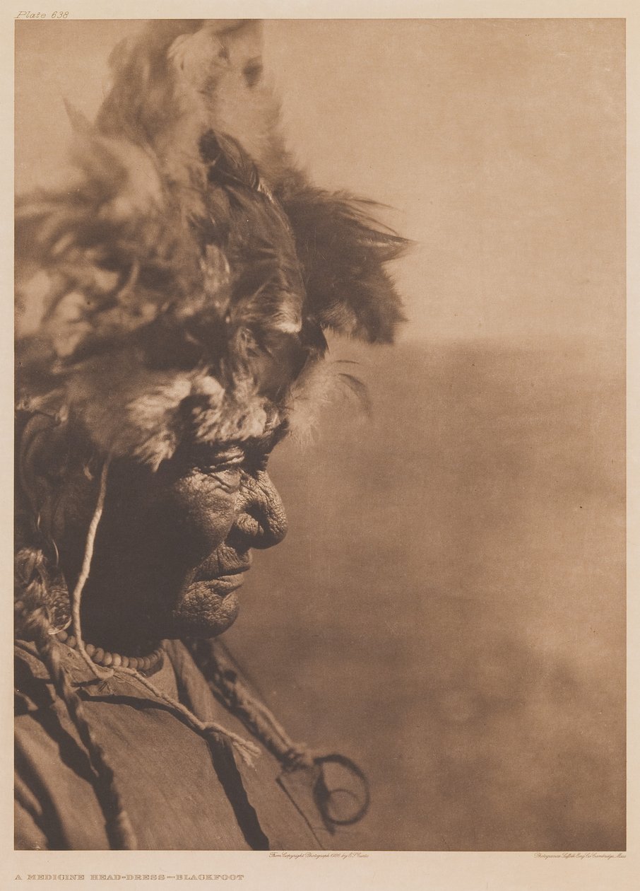 Lékařská čelenka Blackfoot od Edward Sheriff Curtis