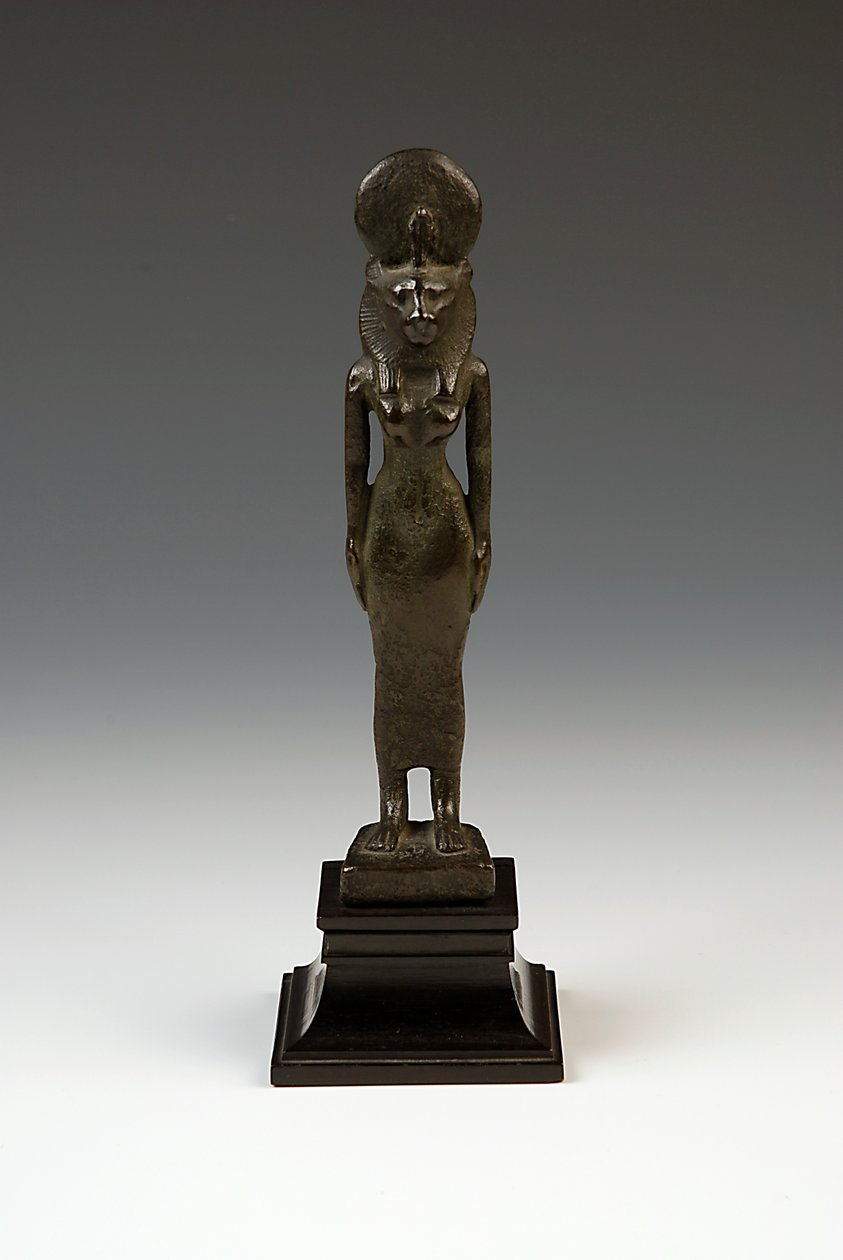 Postava Sekhmeta (bronz a dřevo) od Egyptian