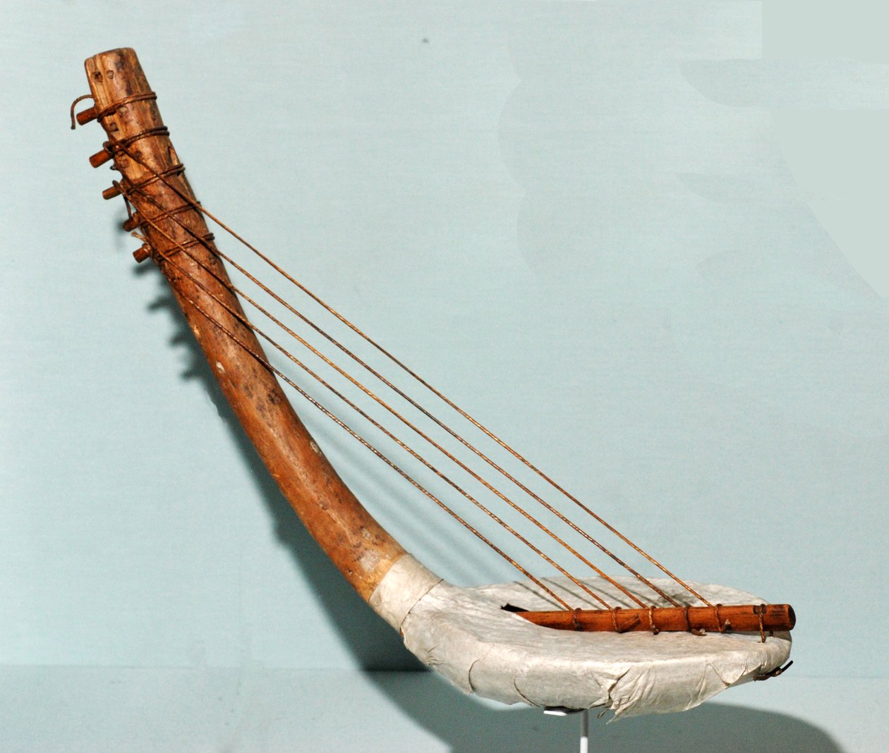 Hudební nástroj, Egypt (dřevo a struna) od Egyptian