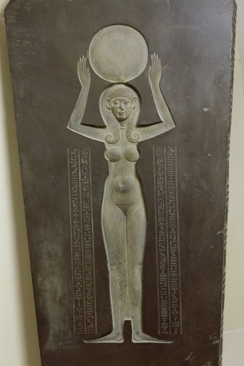 The Goddess Nut Raising the Sun, ze zadní strany víka sarkofágu Djedhor, c.378-341 př.nl (čedič) od Egyptian