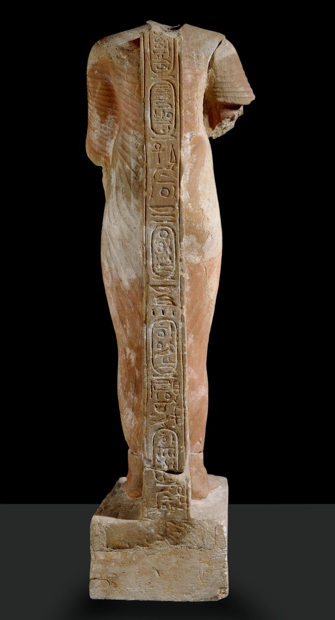 Socha Achnatona, pohled zezadu od Egyptian 18th Dynasty