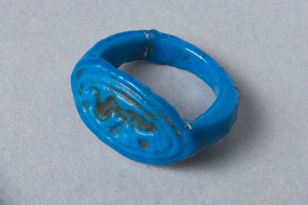 Prsten s vyobrazením tančící postavy Bes, Nová říše (fajáns) od Egyptian 1st Dynasty