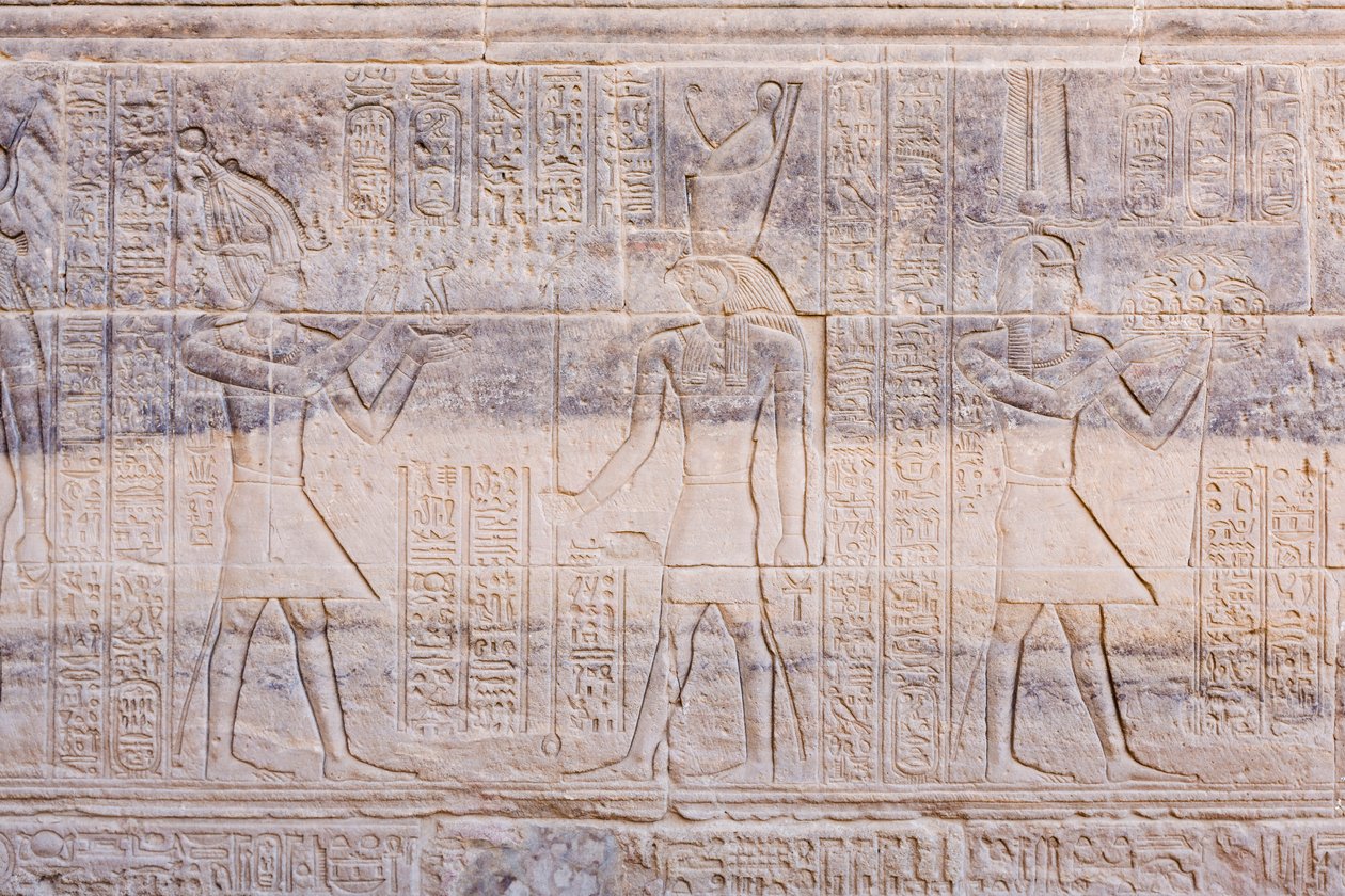 Reliéfy v chrámu Philae, Asuán, Egypt od Egyptian 30th Dynasty