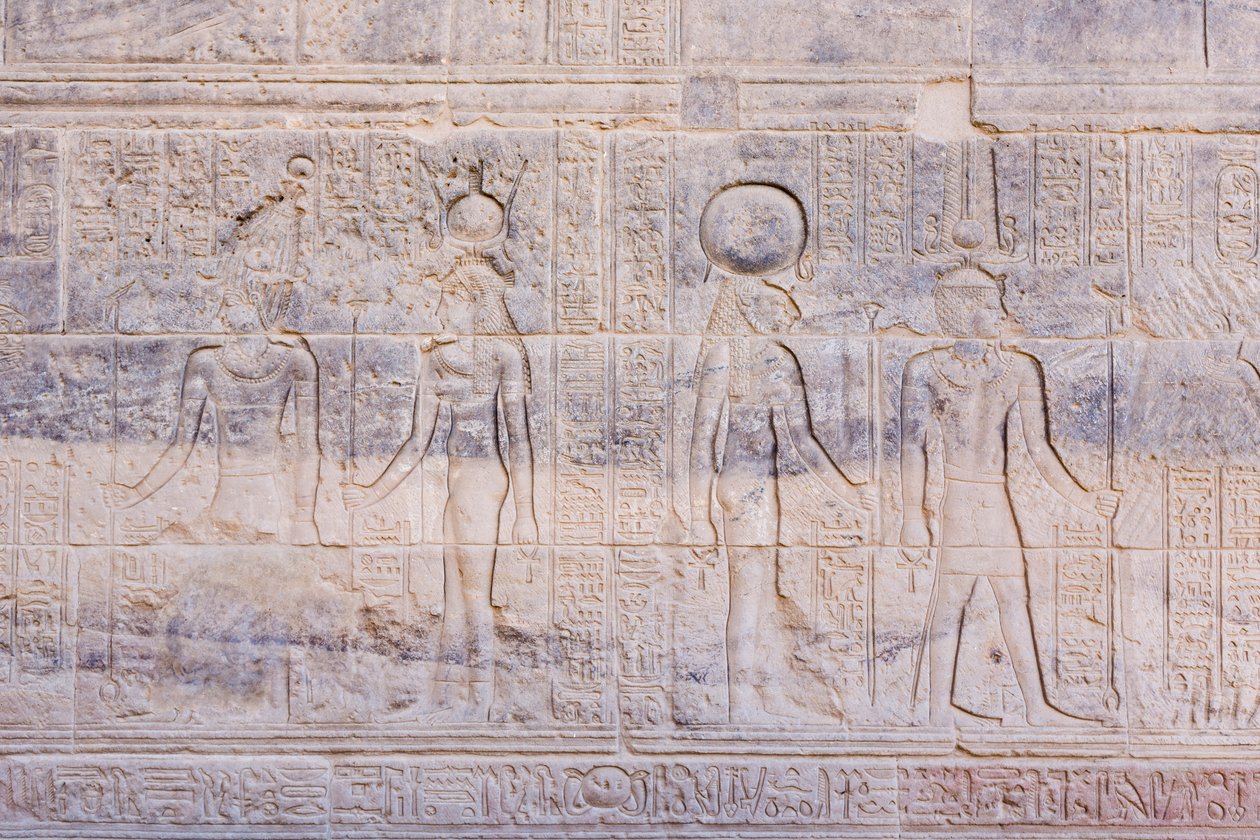 Reliéfy v chrámu Philae, Asuán, Egypt od Egyptian 30th Dynasty