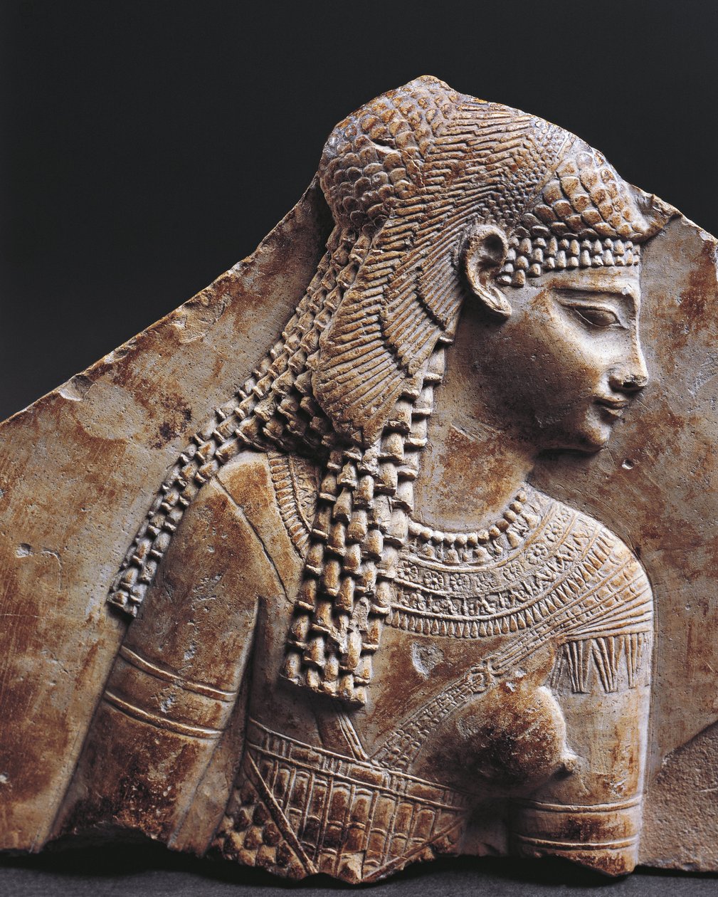 Basreliéfní fragment zobrazující Kleopatru od Egyptian Ptolemaic Period