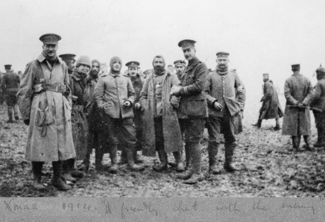 Přátelský rozhovor s nepřítelem, příměří na Vánoce roku 1914 od English Photographer