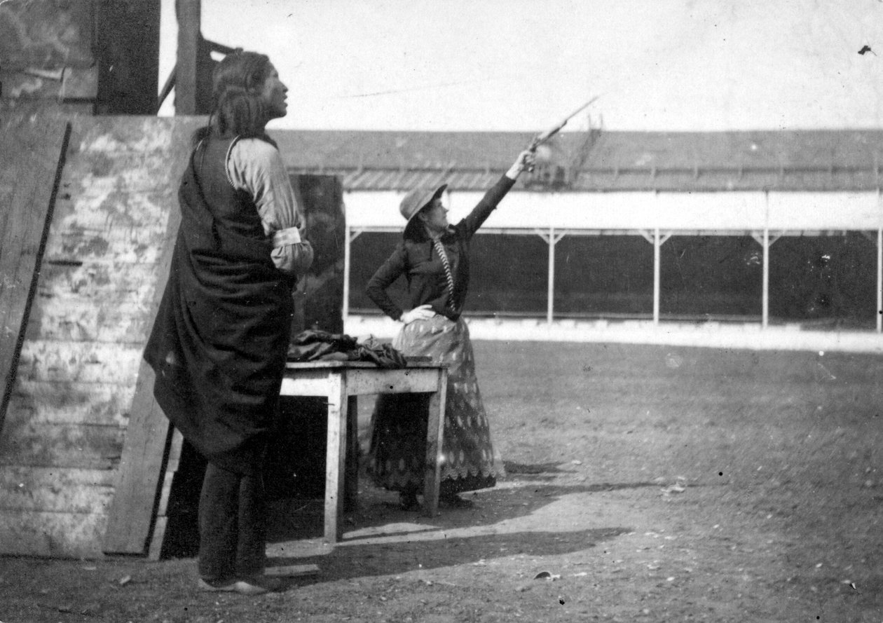 Annie Oakley, 1892 od English Photographer