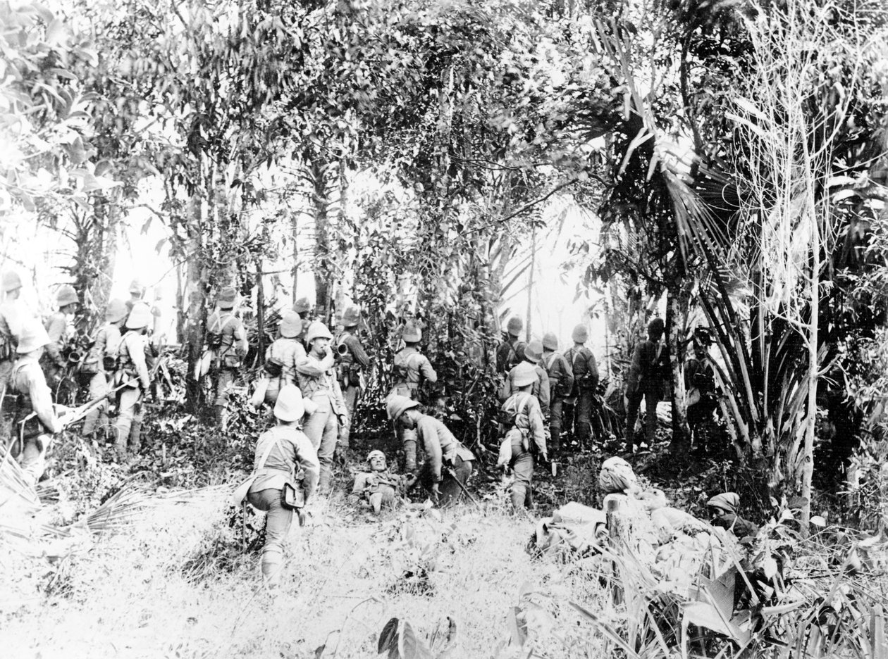 Útok na Kyaing-Kwintaung Stockade, Barma, ze strany 2. Devon Regt, během kampaně Wuntho Sawbwa, 1891 od English Photographer
