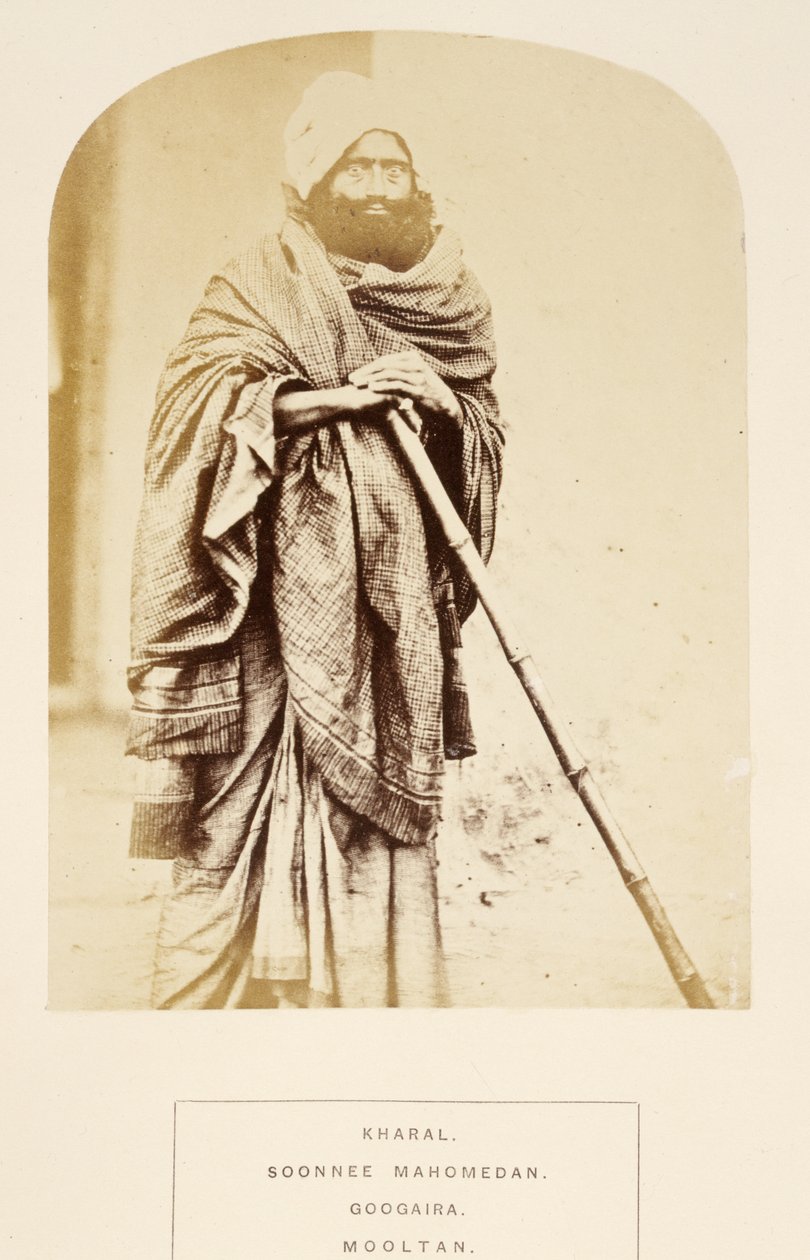 Kharal, Soonnee Mahomedan, Googaira, Mooltan, z knihy J. Forbese Watsona The People of India, vydané roku 1868 (albumenový tisk) od English Photographer