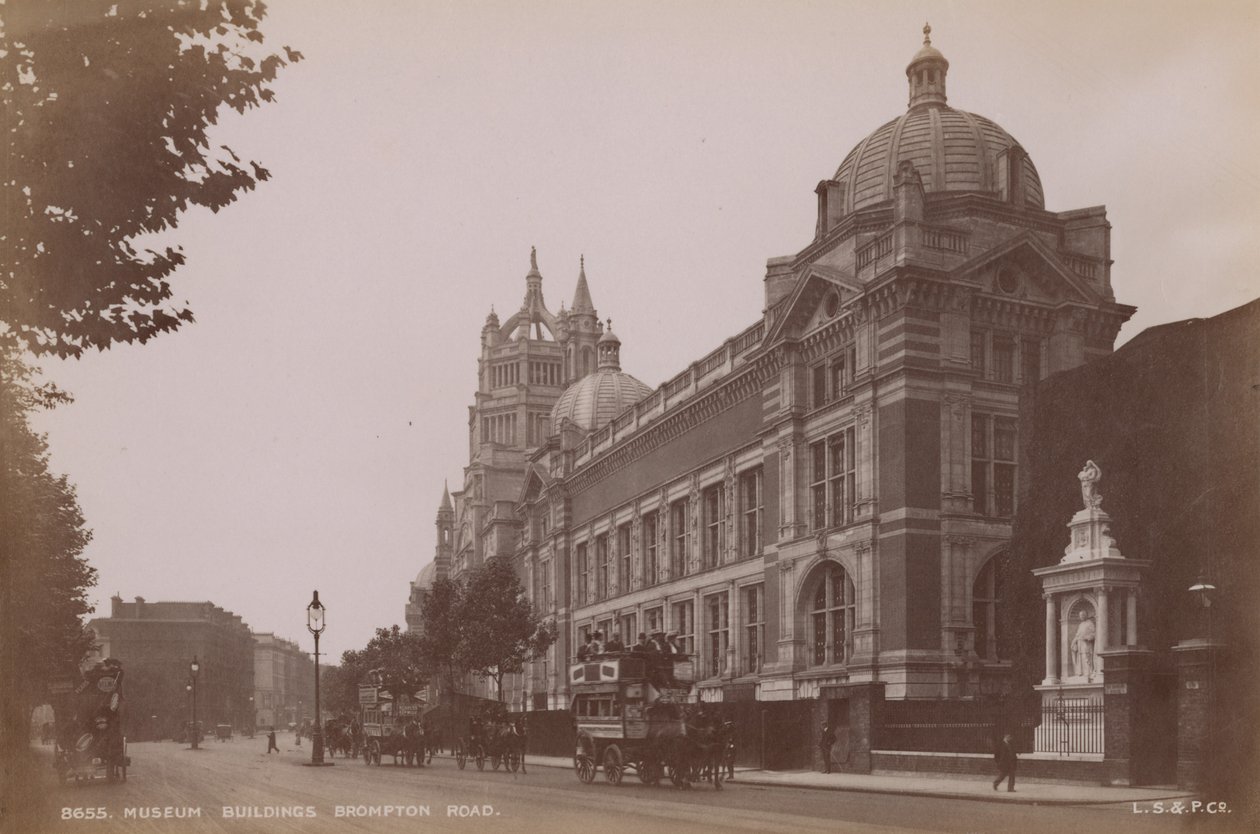 Museum Buildings, Brompton Road, Londýn od English Photographer