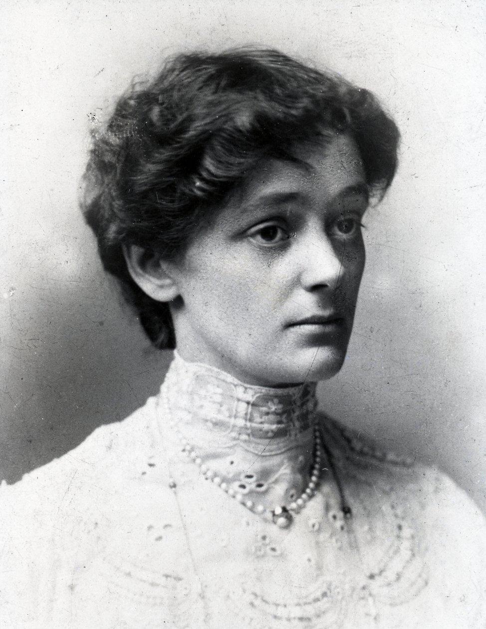 Nellie Cecil od English Photographer