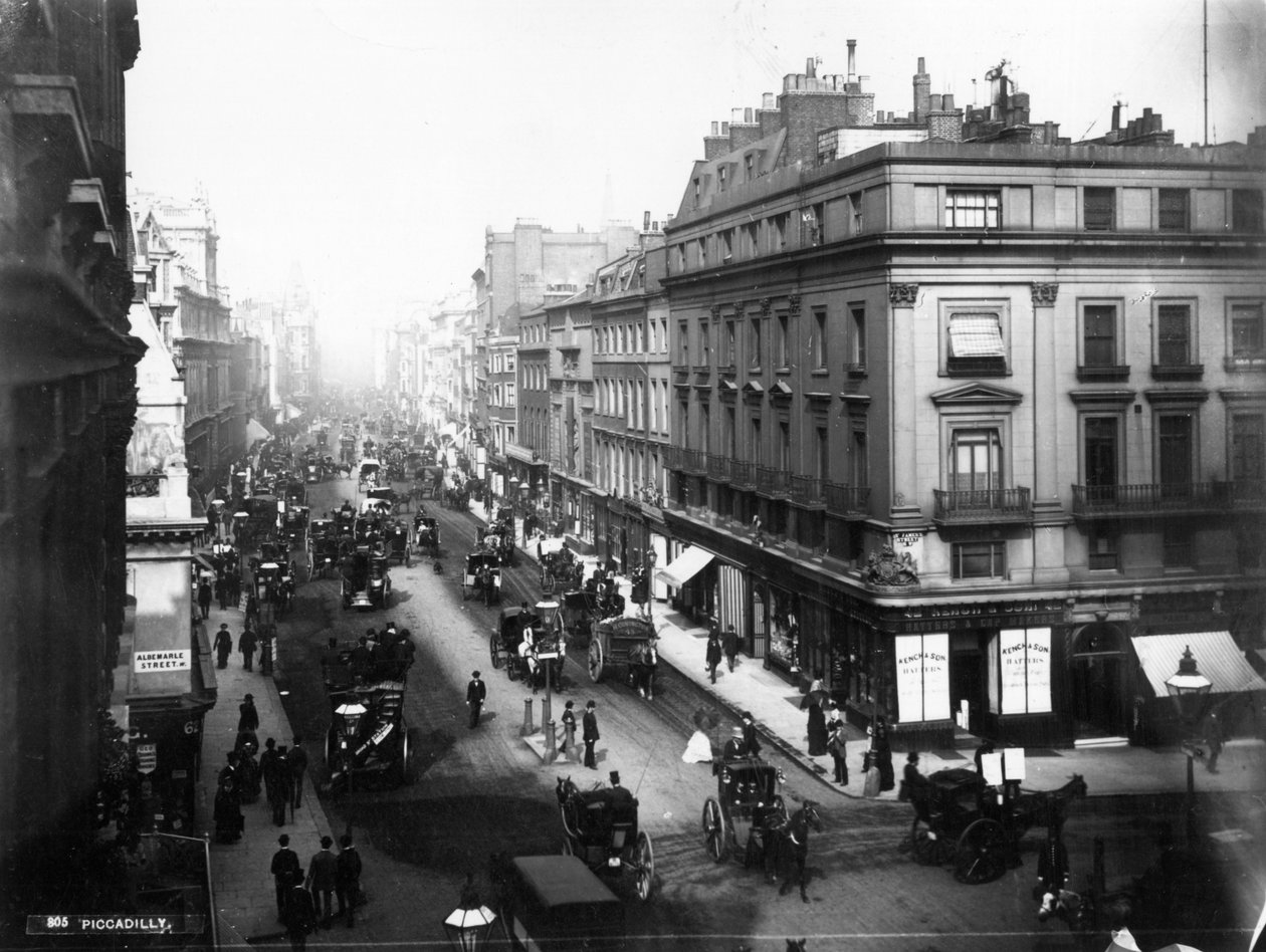 Piccadilly od English Photographer
