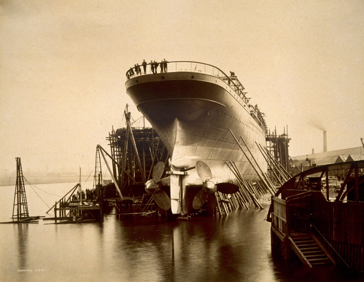 RMS Campania, 1892 od English Photographer