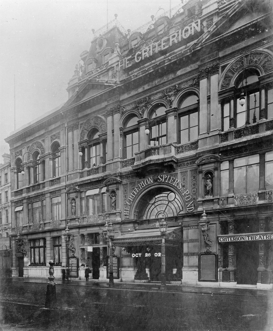 The Criterion Restaurant and Theatre, 1902 od English Photographer
