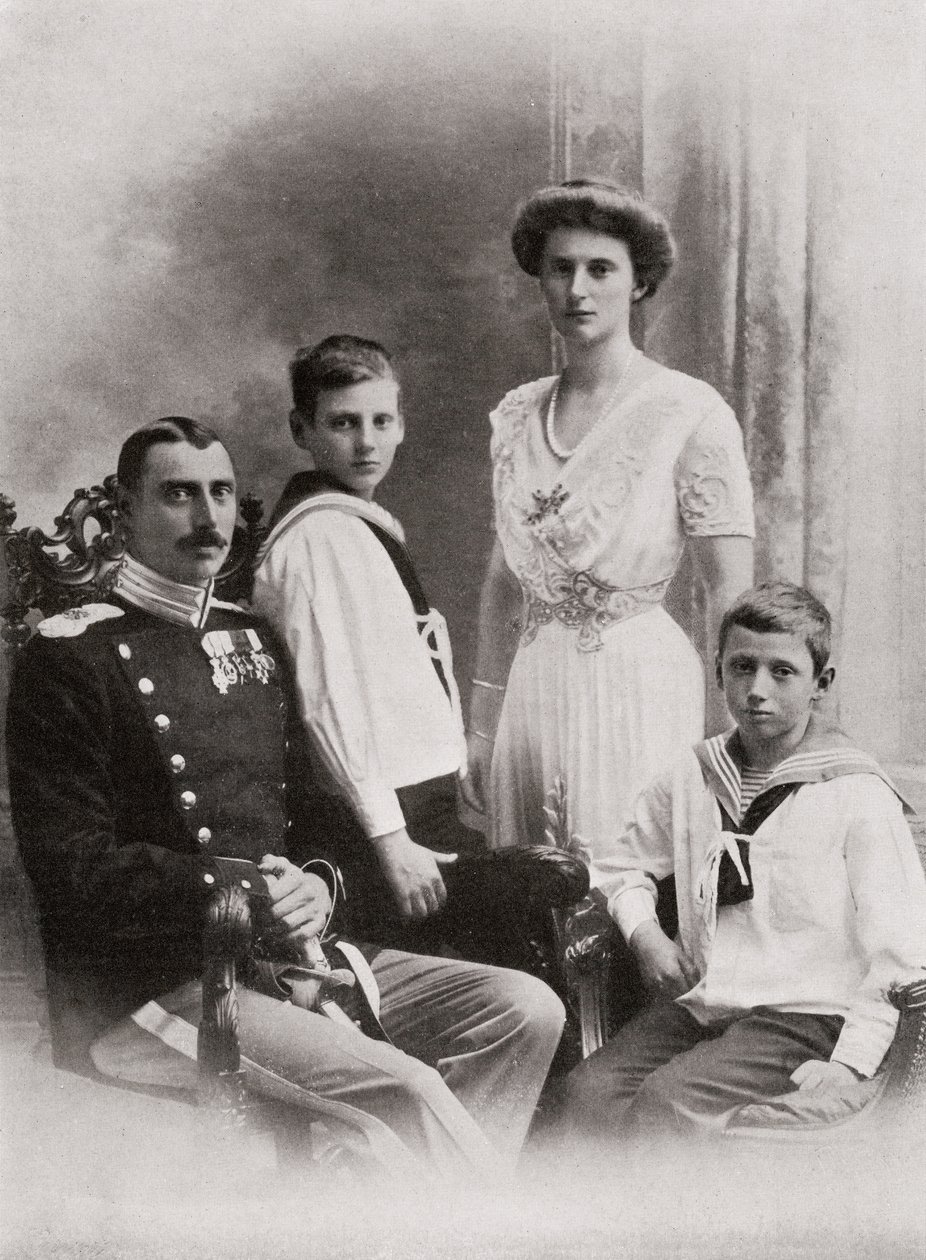 Dánská královská rodina, z ‚The Year 1912‘, publikoval Londýn, 1913 od English Photographer
