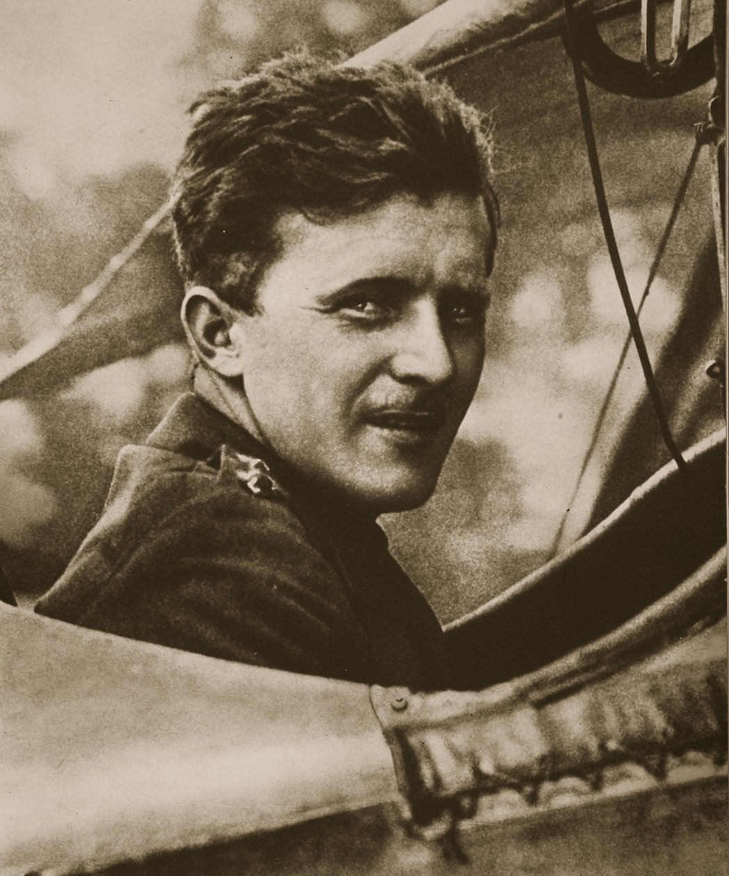 V.C. Survivor of War-Flecked Skies, 1917 (hlubotisk) od English Photographer