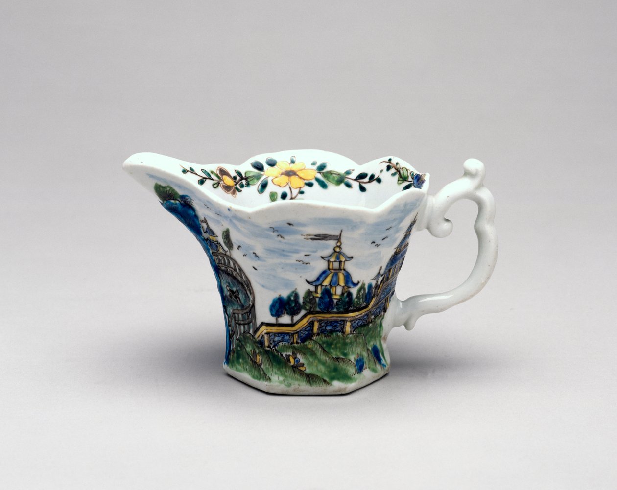 Cream boat, Worcester Porcelain, c.1755-58 (porcelán) od English School