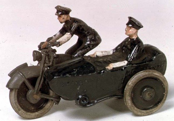 Model motocyklu od firmy J.Hill & Co., cca 1938 (lakovaný kov) od English School