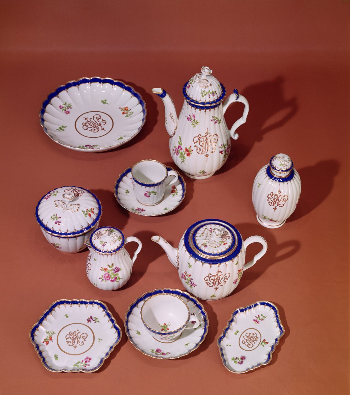 Část čajového servisu s monogramem Worcester, c.1775 (porcelán) od English School