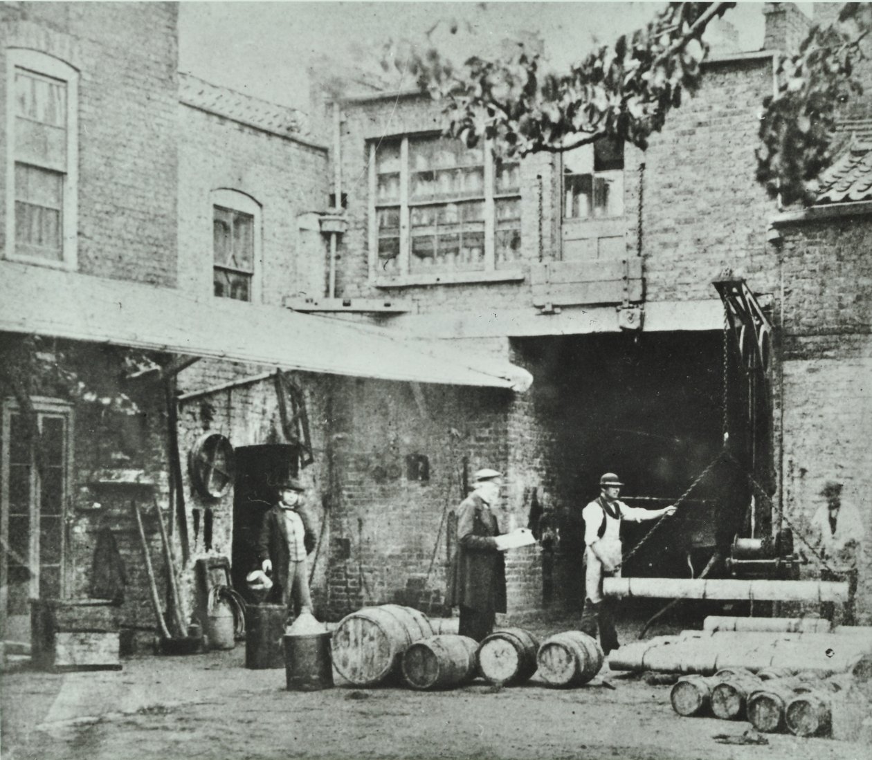 231-235 Kings Road: zadní pohled, Londýn, 1890 od English Photographer