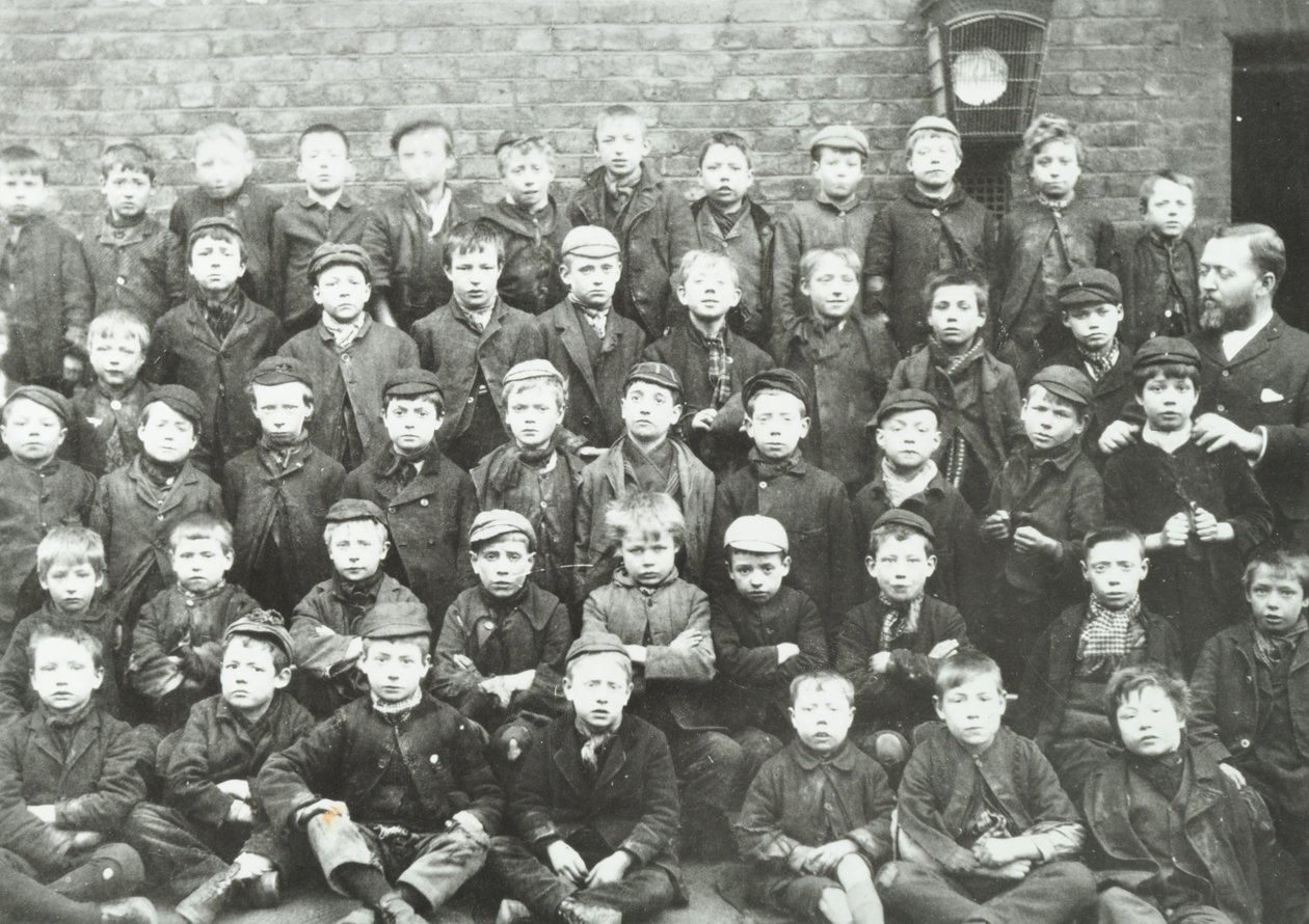 Chaucer Street School: chlapecká skupina, 1895 od English Photographer