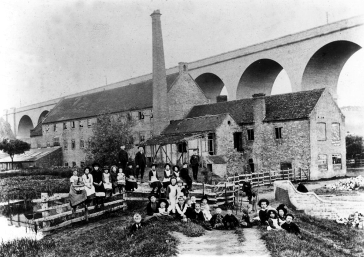 Mlýn a viadukt Hoobrook, Kidderminster,1905 od English Photographer