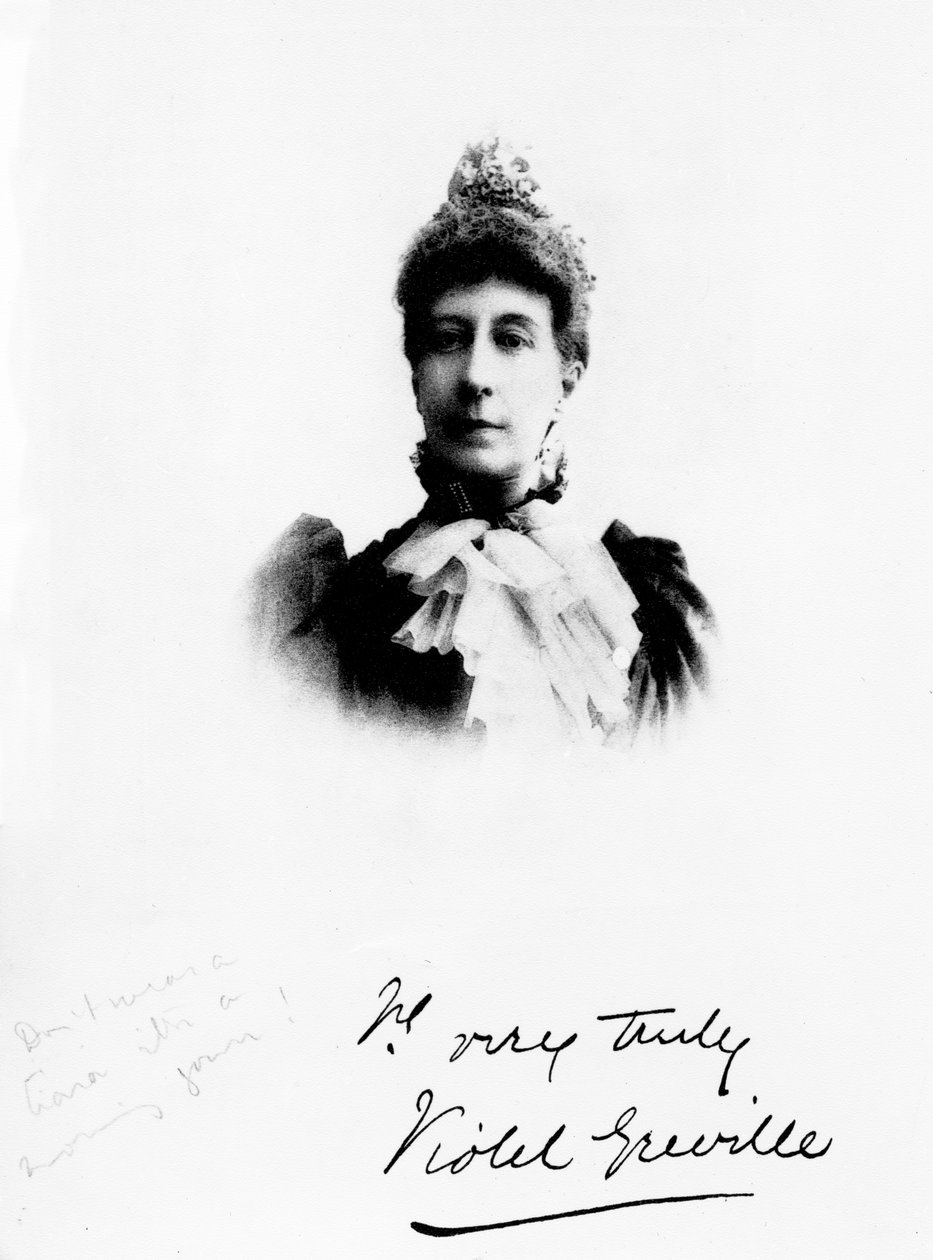 Lady Violet Greville od English Photographer
