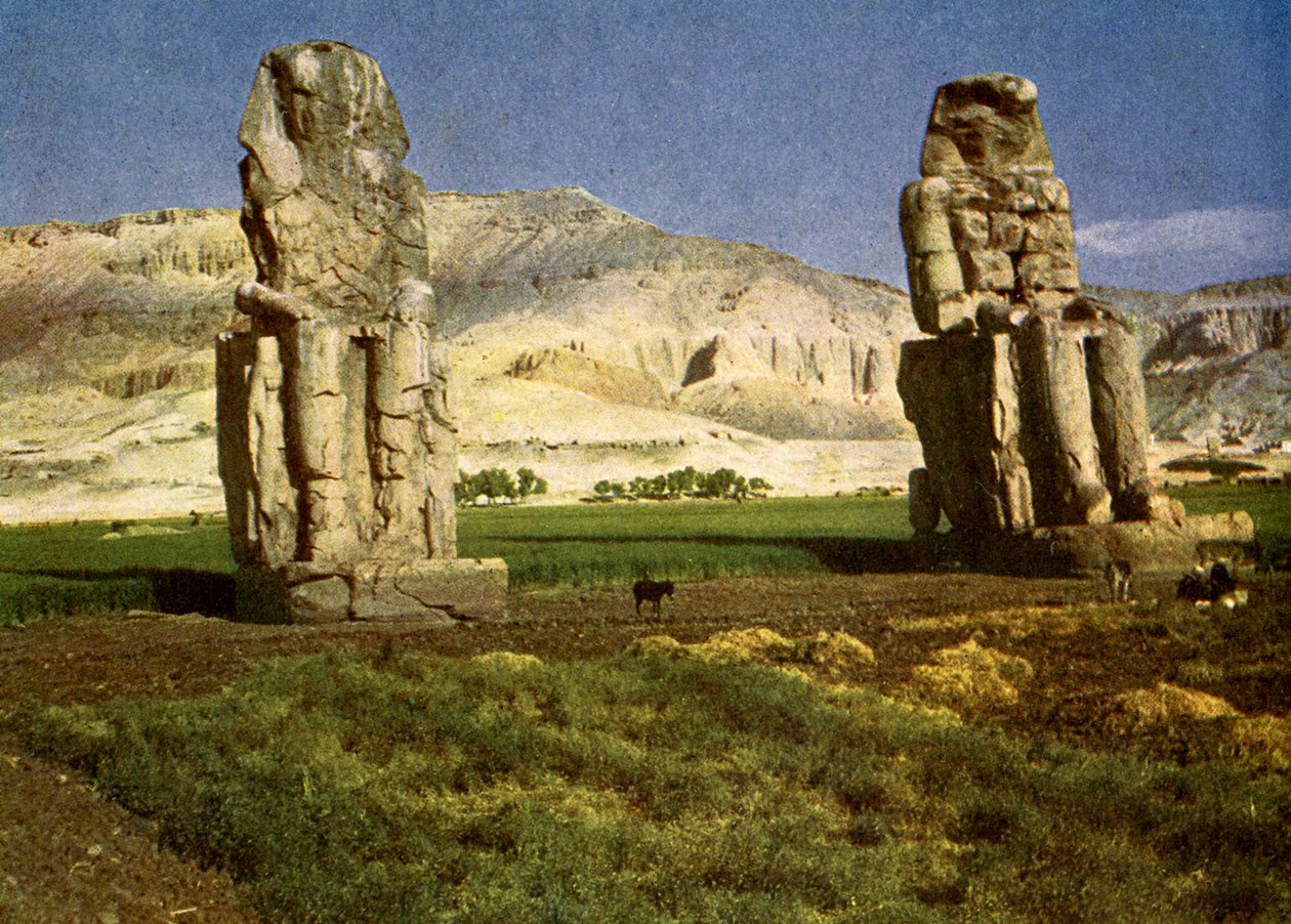 Memnonovy kolosy poblíž Théb, Egypt. od English Photographer