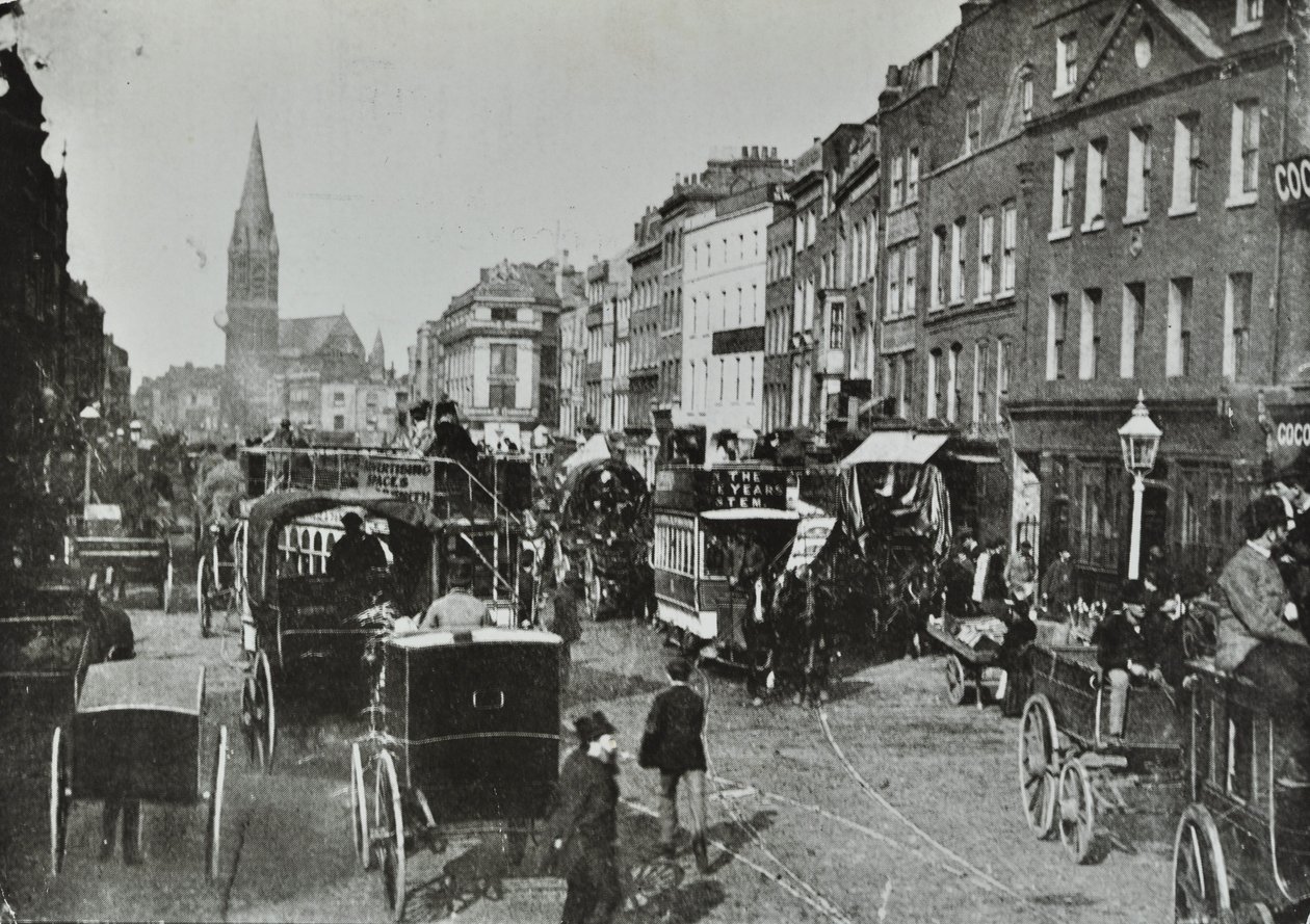 Whitechapel High Street, při pohledu na východ, 1890 od English Photographer