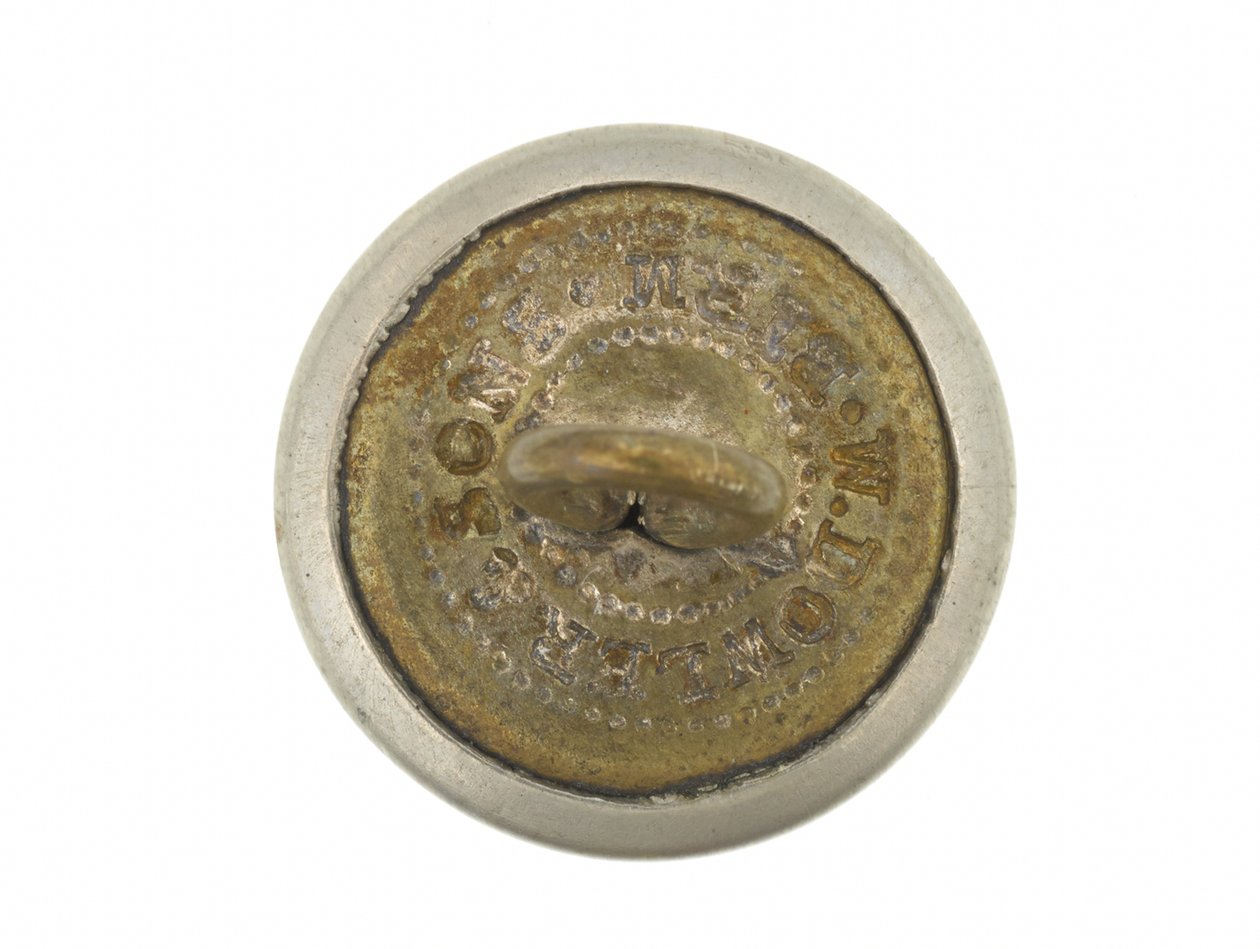 Button, pušky Bombay Volunteer Rifle, před rokem 1901 od English School