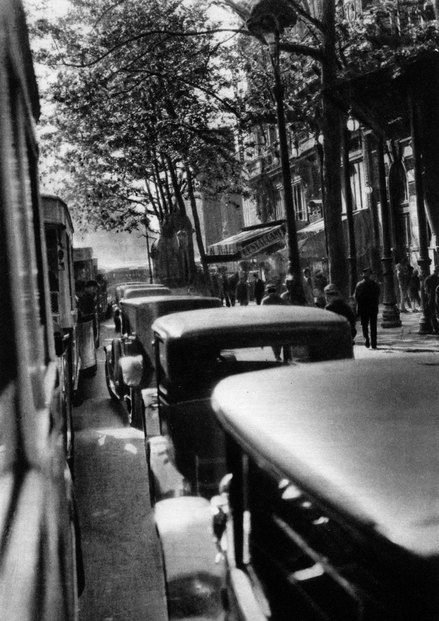 Provoz na Grands Boulevards, Paříž, 1931. od Ernest Flammarion