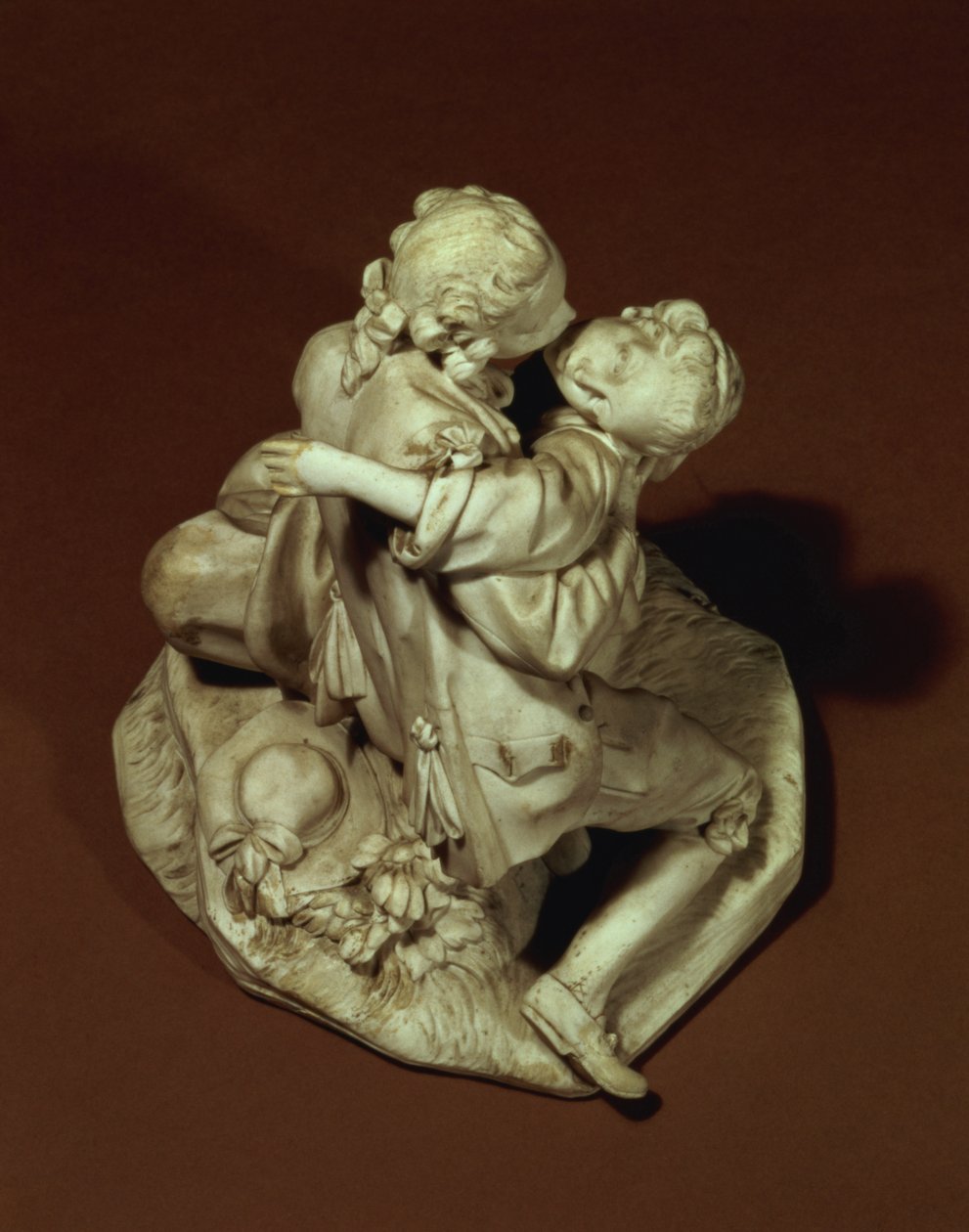 Skupina Kiss, Sevres, po Boucherovi, 1765 (porcelán) od Etienne Maurice Falconet
