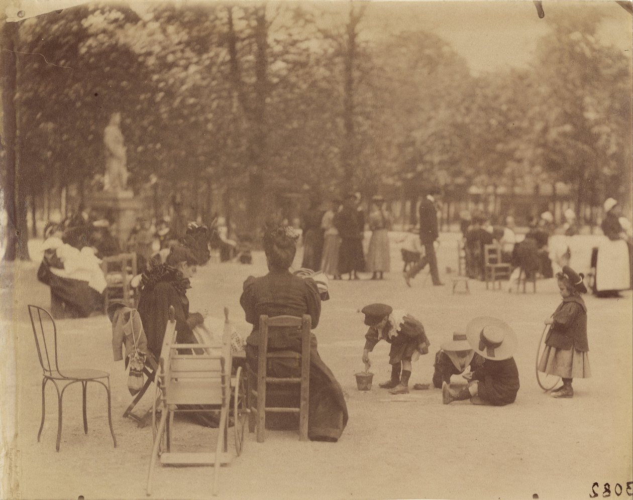 (Ženy a děti v lucemburských zahradách) od Eugène Atget