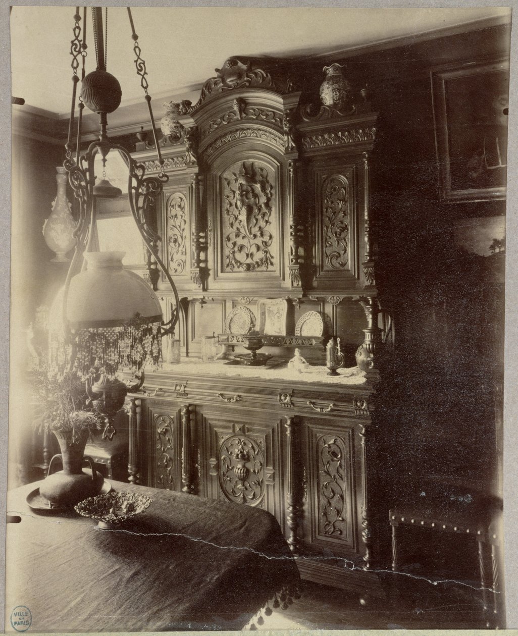 Interiér domu zaměstnance v obchodech Louvre, rue St. Jacques, Paříž, 1910 od Eugène Atget