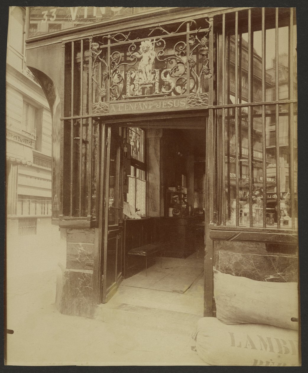 33 Rue des Bourdonnais od Eugène Atget