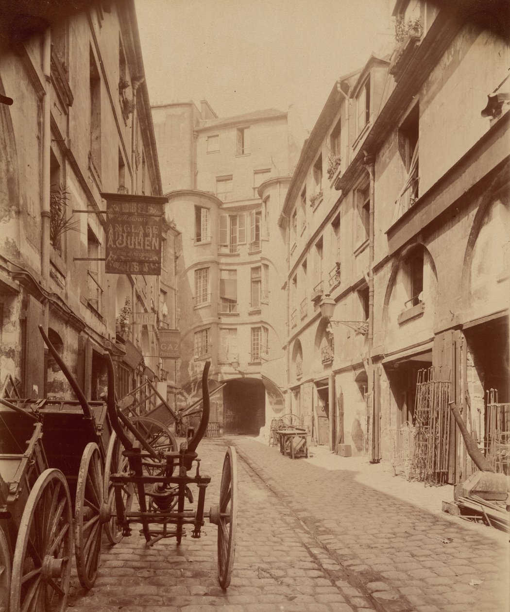 Dračí dvůr,1905 (foto) od Eugène Atget