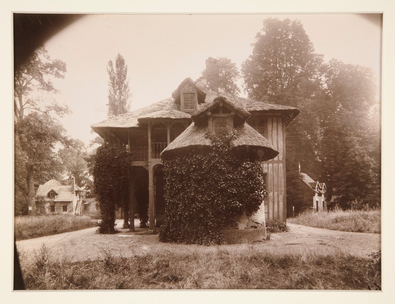 Petit Trianon, Versailles od Eugène Atget