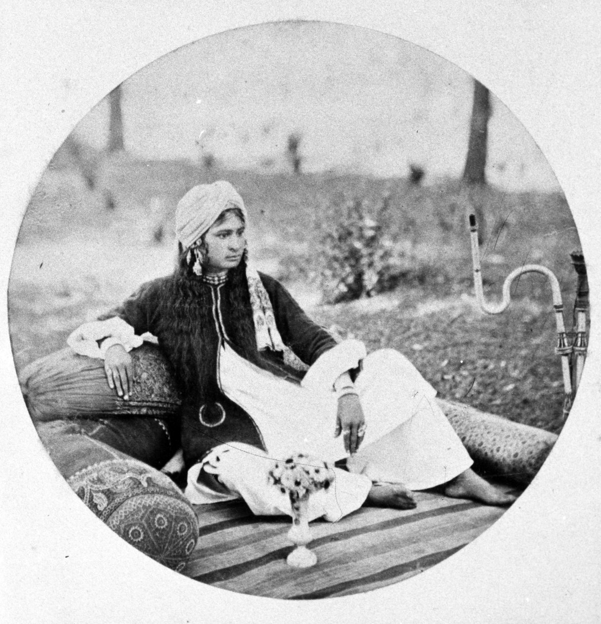 Portrét Nautch Girl, c.1860 od European Photographer