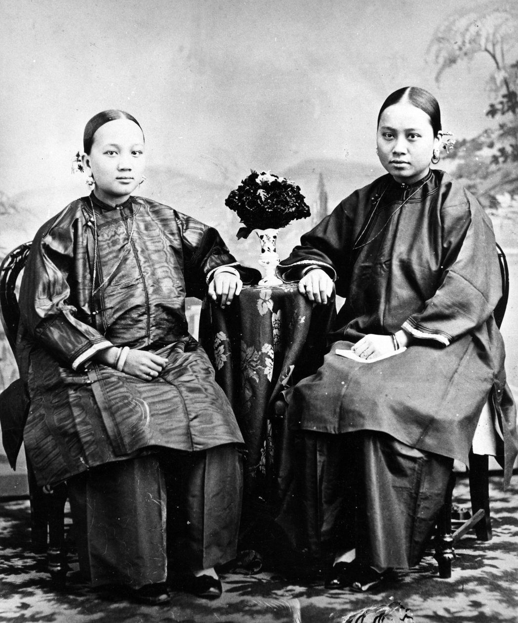 Hong Kong Girls, c.1870 od European Photographer