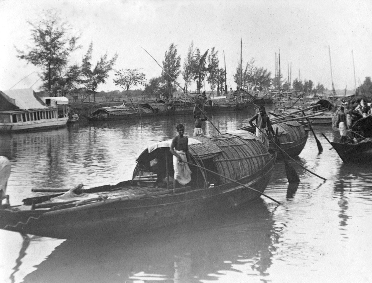 Lodě, Alipore, Indie, 1905-1906 od F. L. Peters