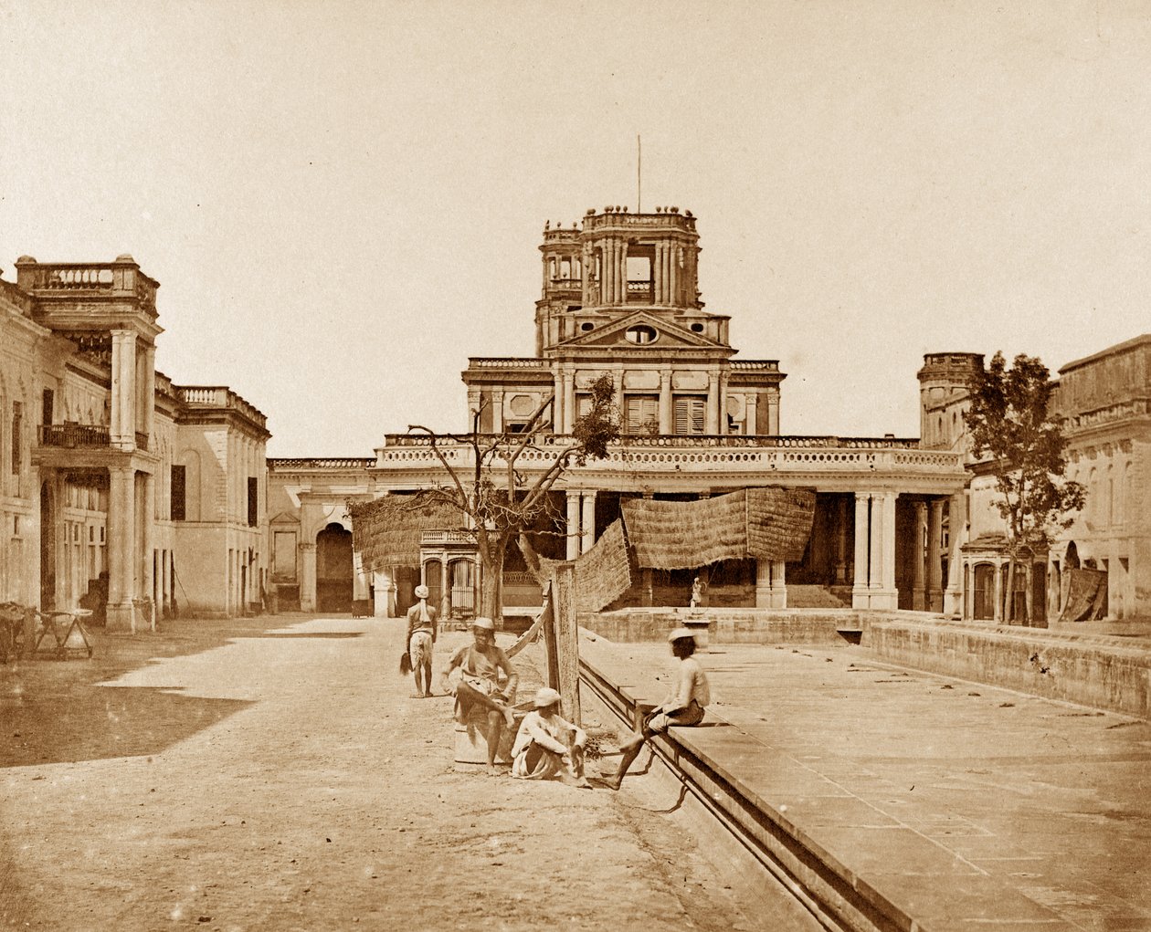 Interiér Chutr Munzil, Lucknow od Felice Beato