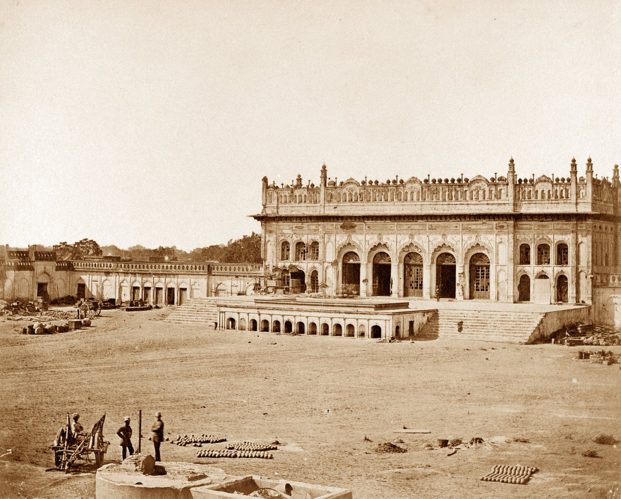 Malá Emaumbara, Lucknow od Felice Beato
