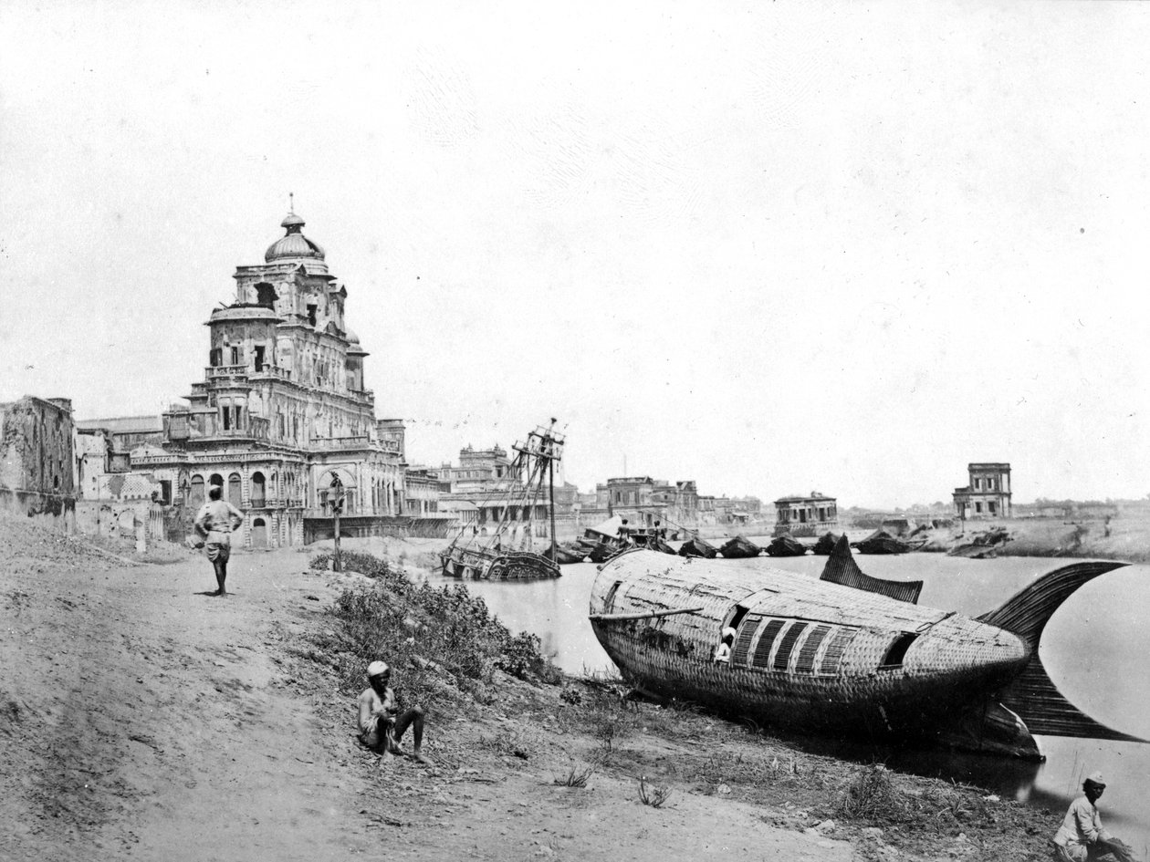Pohled na palác Chattar Manzil, na řece Gumti, Lucknow, během indického povstání, 1858 od Felice Beato