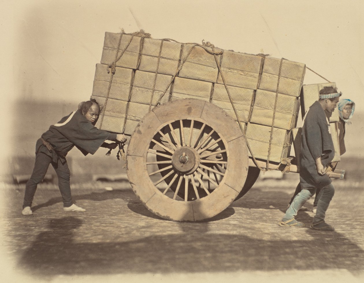 Shariki, nebo Cart-Pushing Coolies, ca. 1860. od Felice Beato