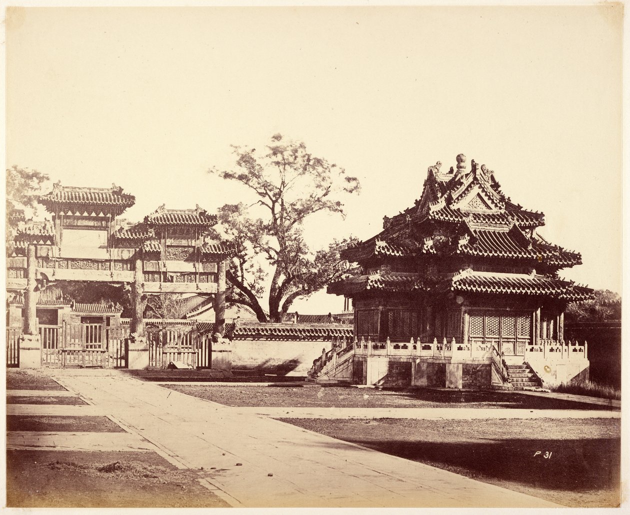 [Velký císařský palác, Peking] od Felice Beato