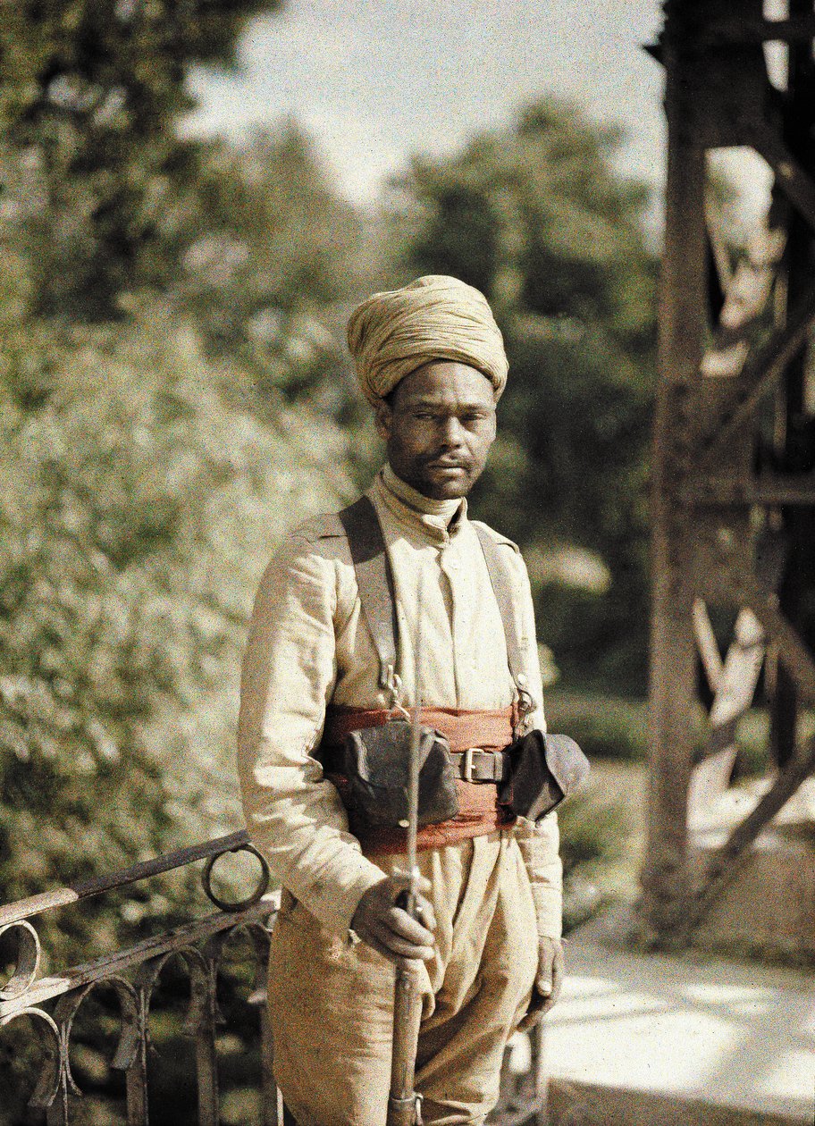 Alžírská stráž na mostě, Pommiers, Aisne, Francie, 1917 (autochrom) od Fernand Cuville