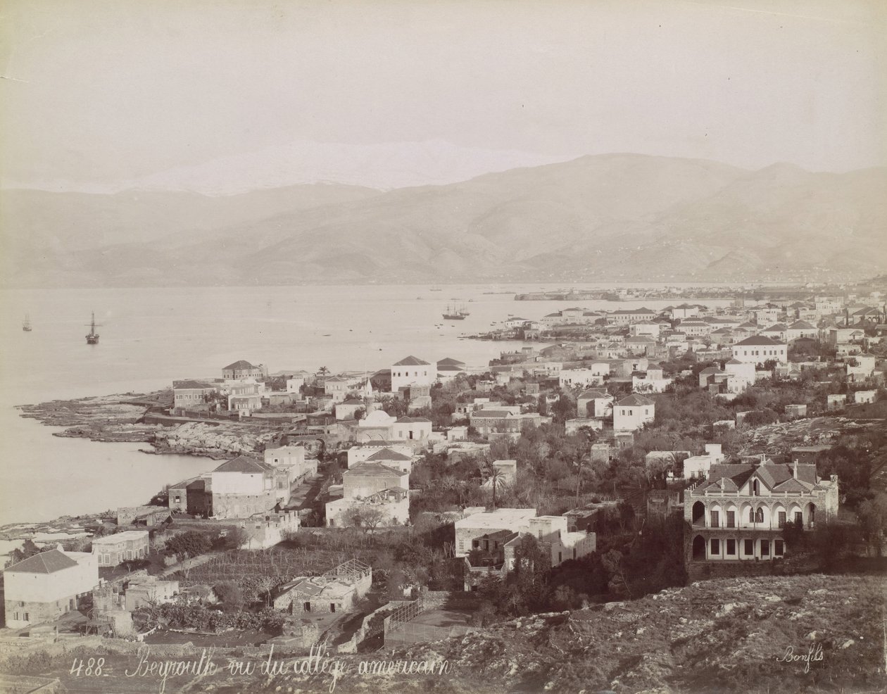 Beirut. Viděno z American College, ca. 1870. od Félix Bonfils