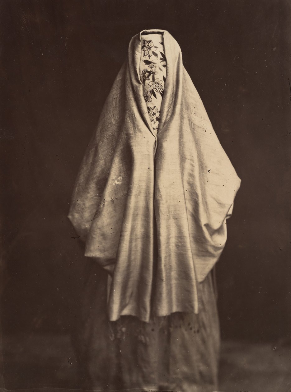 Turecká žena v městských šatech, 1870. od Félix Bonfils