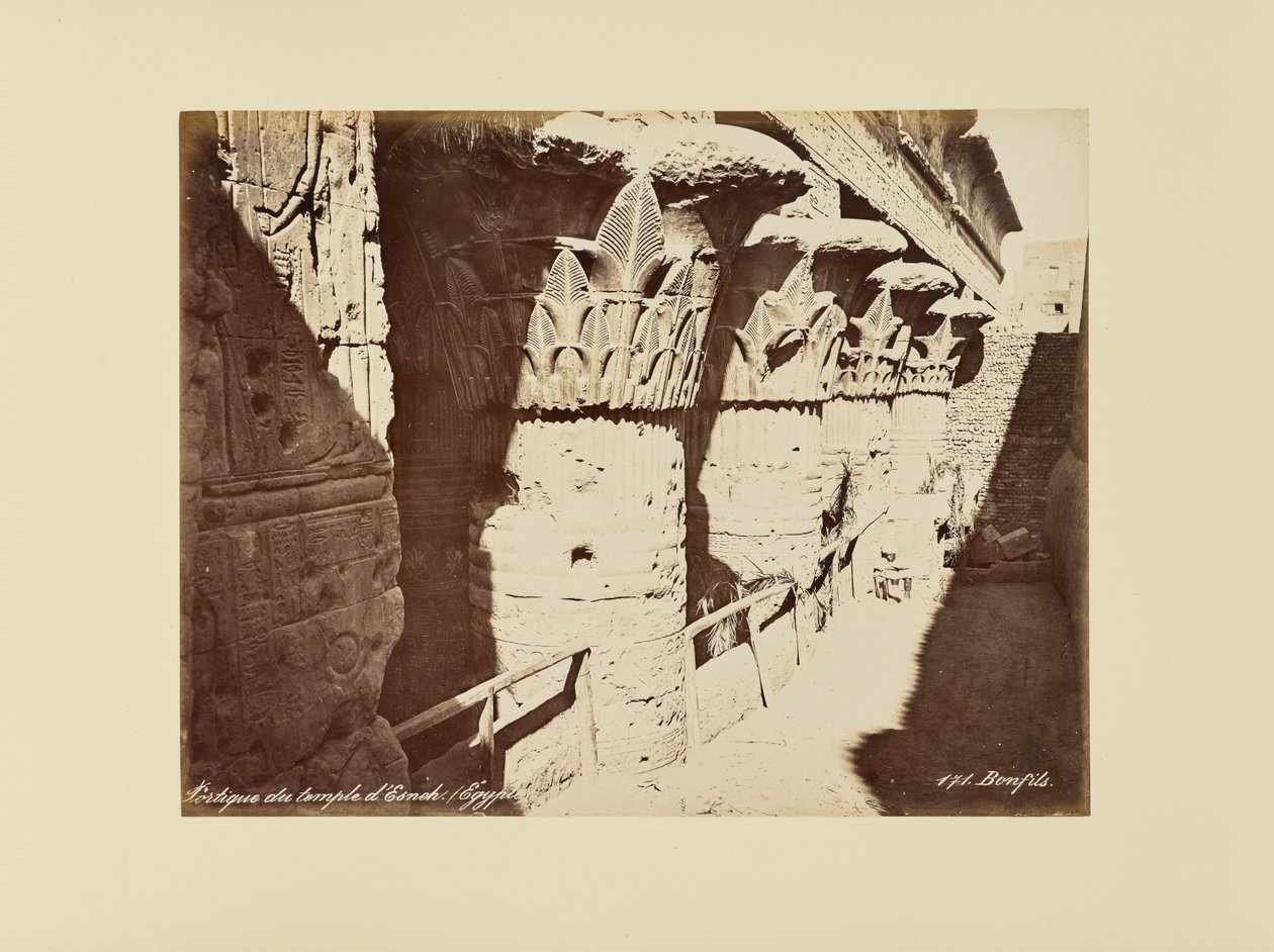 Portikus chrámu v Esne (Egypt) od Félix Bonfils